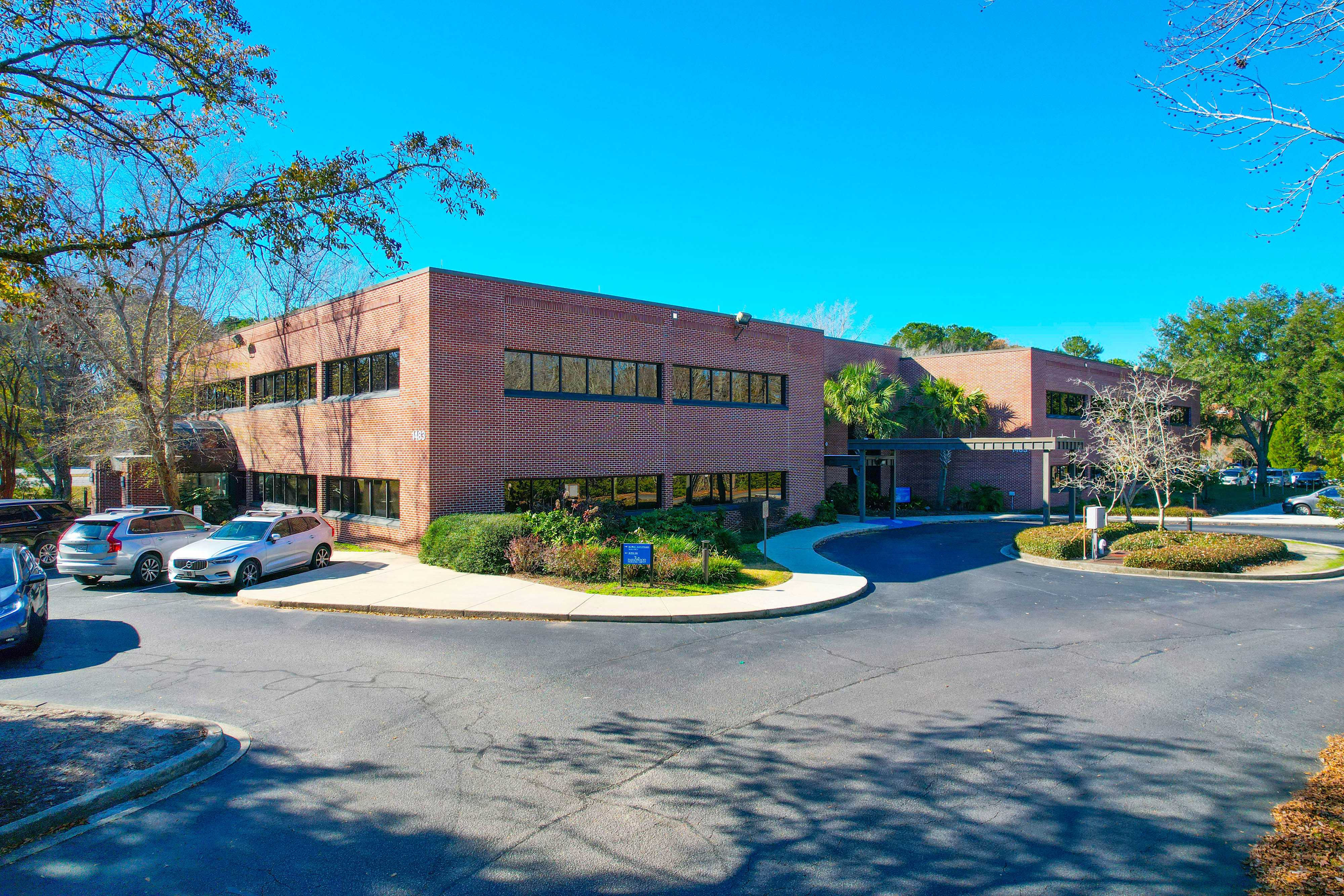 Avison Young brokers the sale of a 43,426-square-foot medical office building in Charleston, SC
